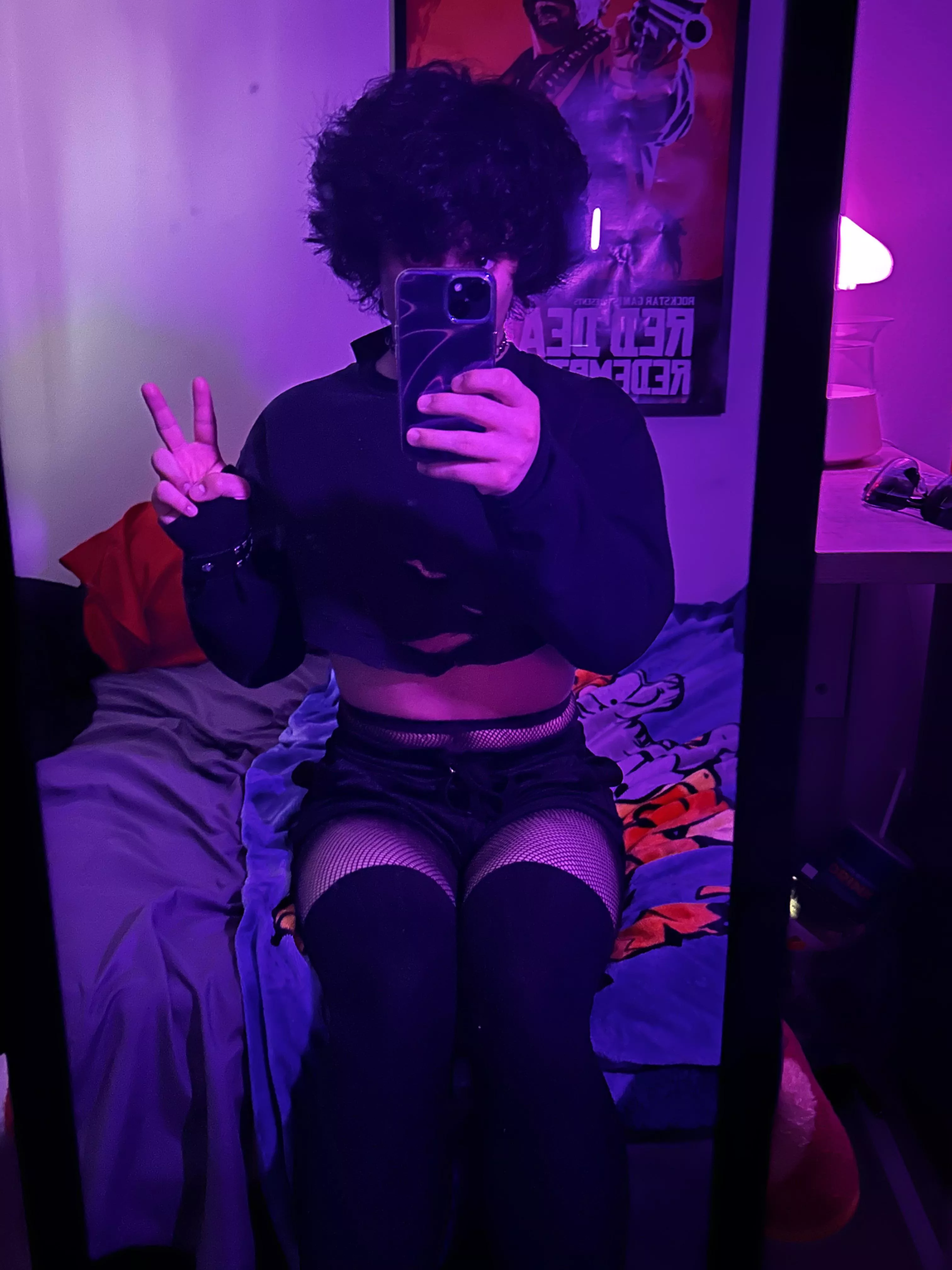 Hi there gay person ✨🖤