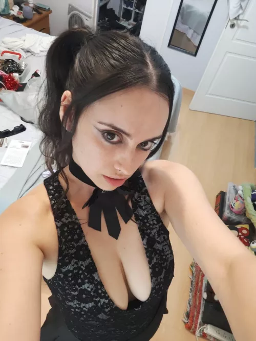 I only took this one pic of this outfit 🤬