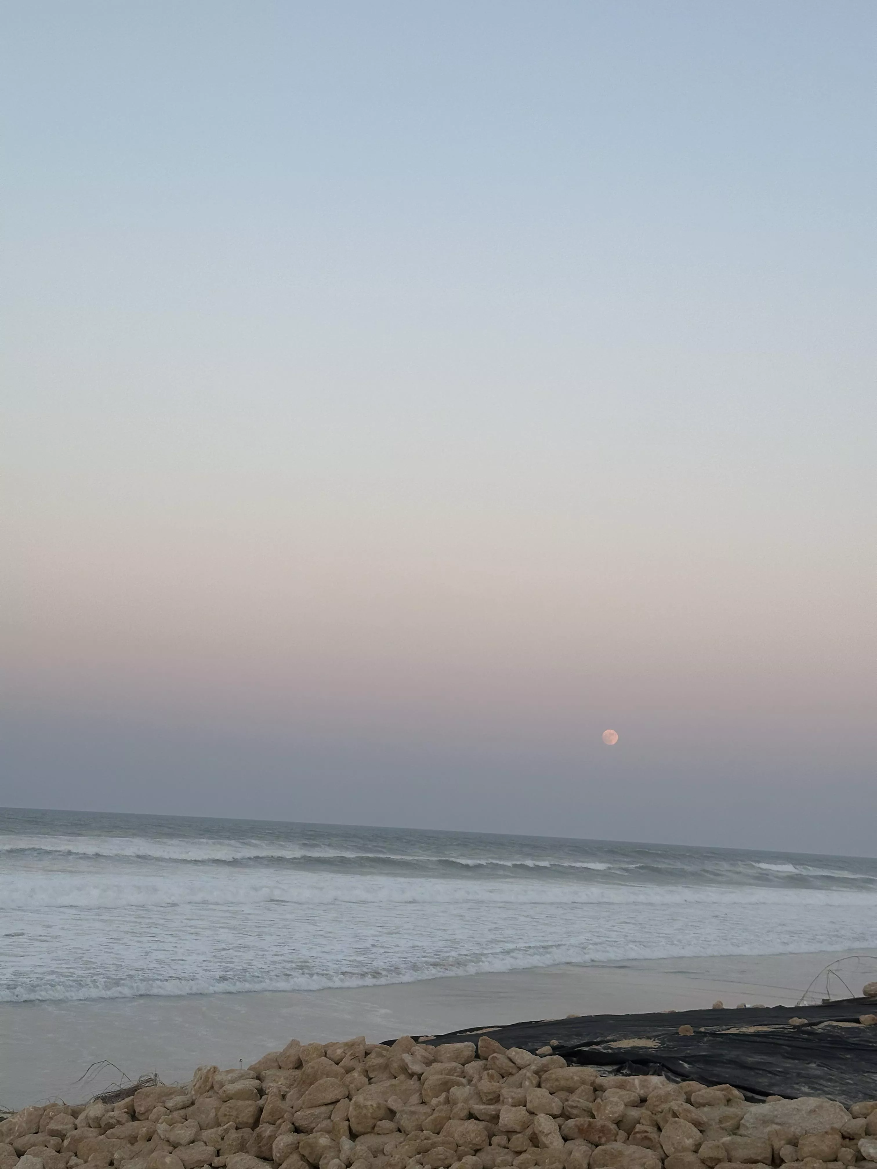 Sundown at the beach 