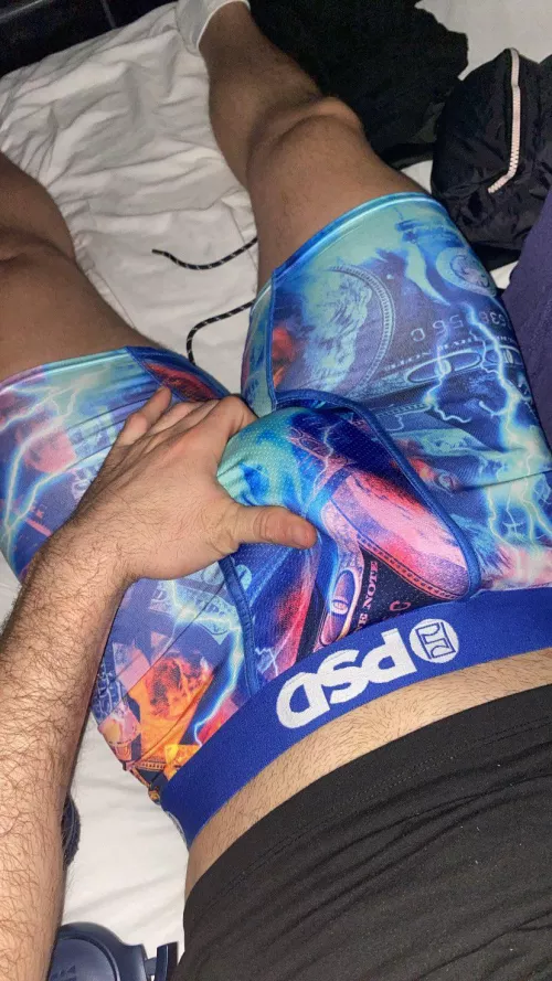 Who is down to compare our bulges ?