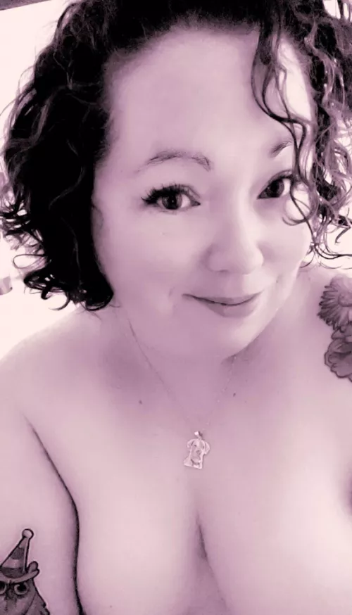 Big daddy’s away, little girl wants to play