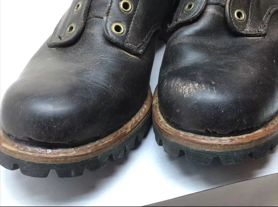 Epoxy covering the welt. Removable? 