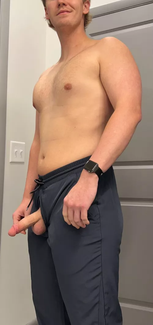 Ever fucked a doc before? I can make you say aaaahhhh 👅