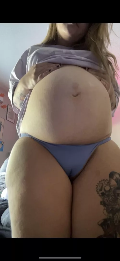 The bump is unreal would you rub lotion on me ?