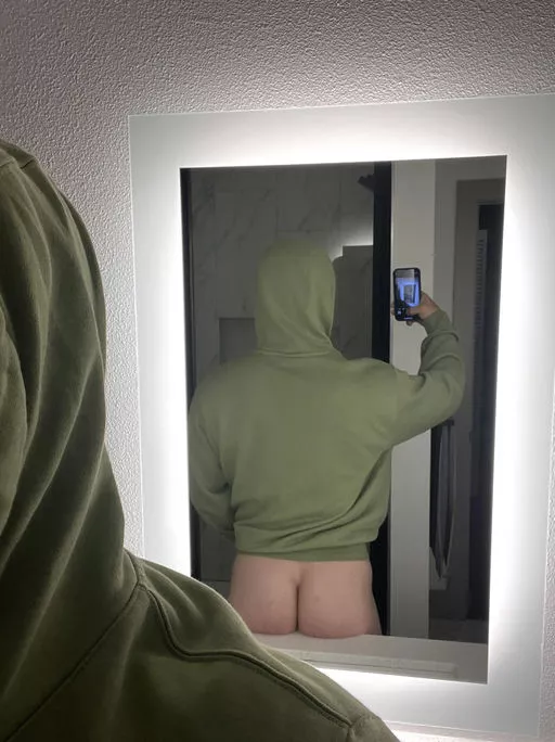 would i catch you staring in the lockerroom?