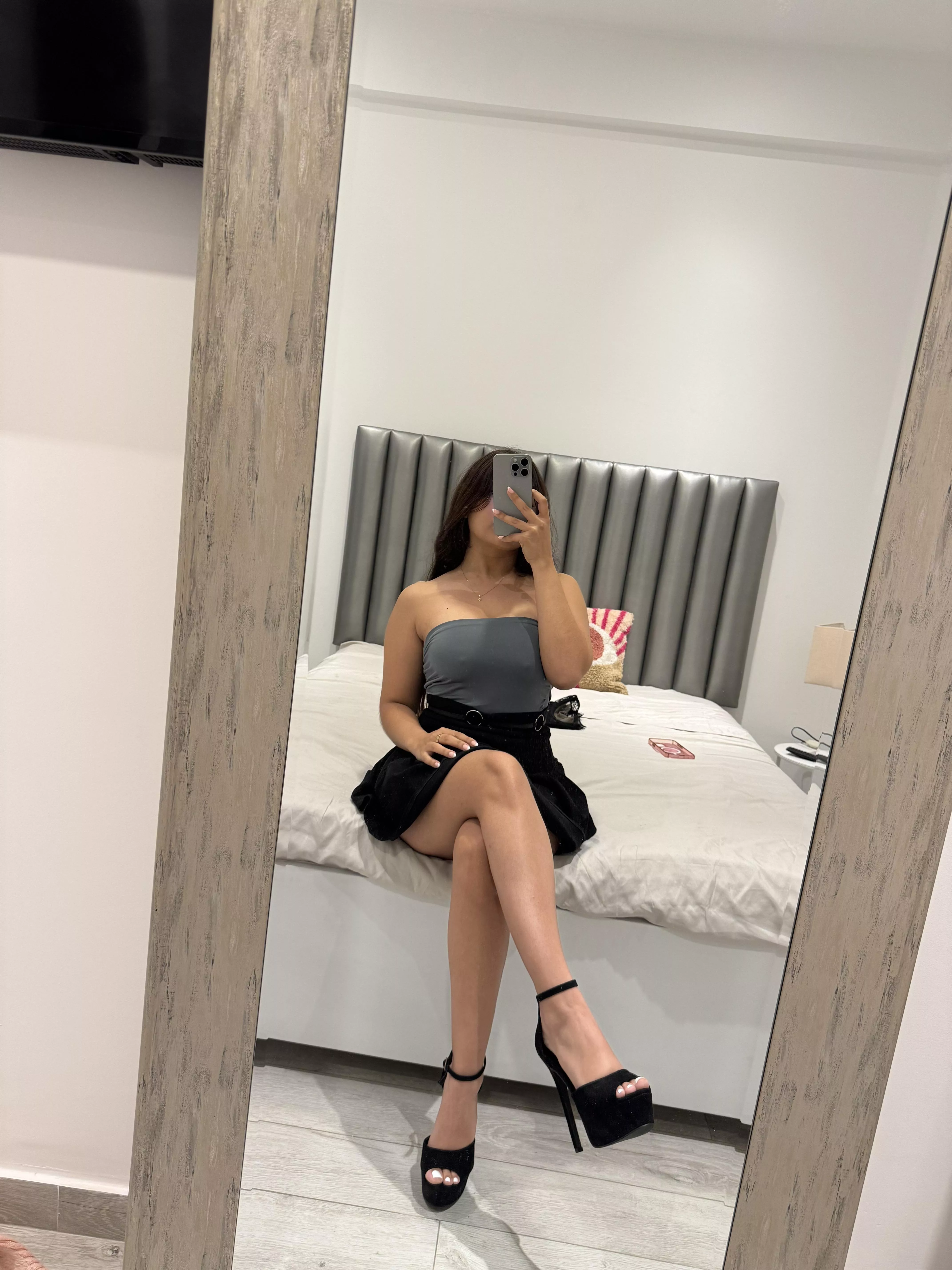 Your secretary 🖤🤓