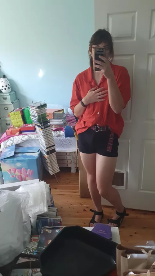 A much more casual kinda femboy fit 