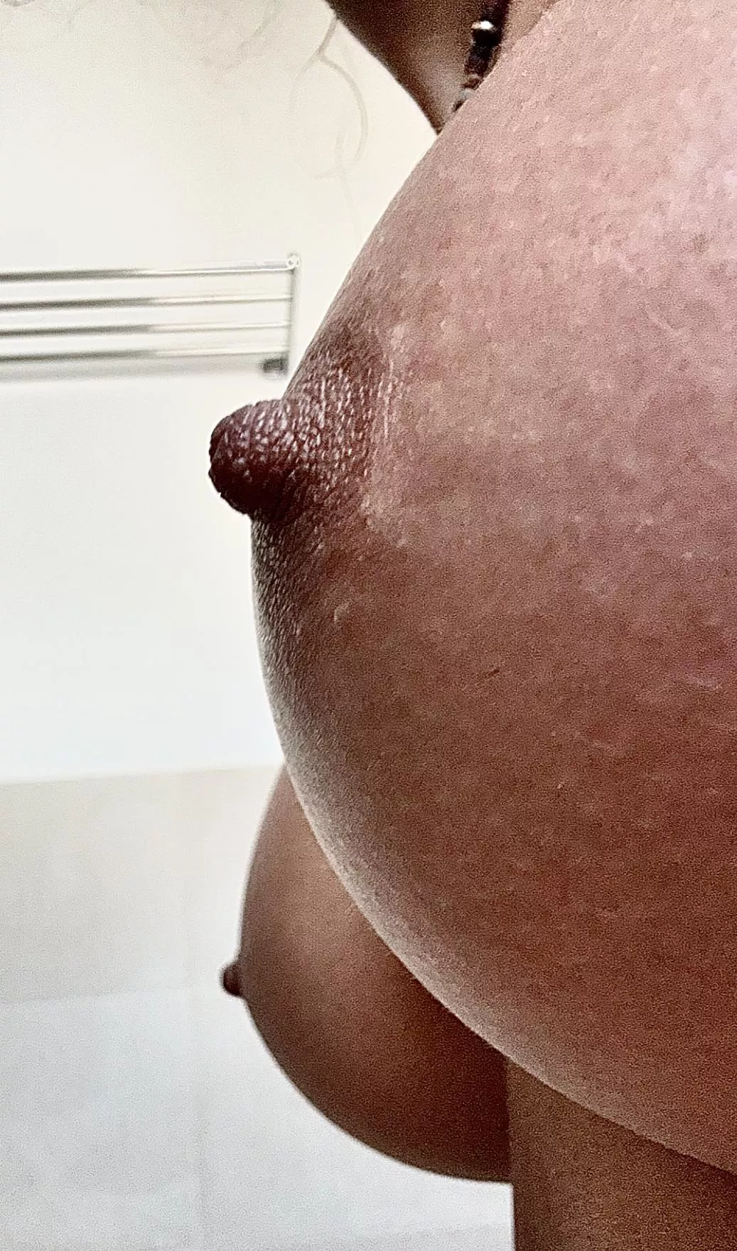 Close up: do you like this nip? 😇