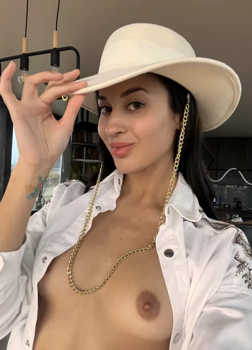 Do I seem sexy and wild?😈