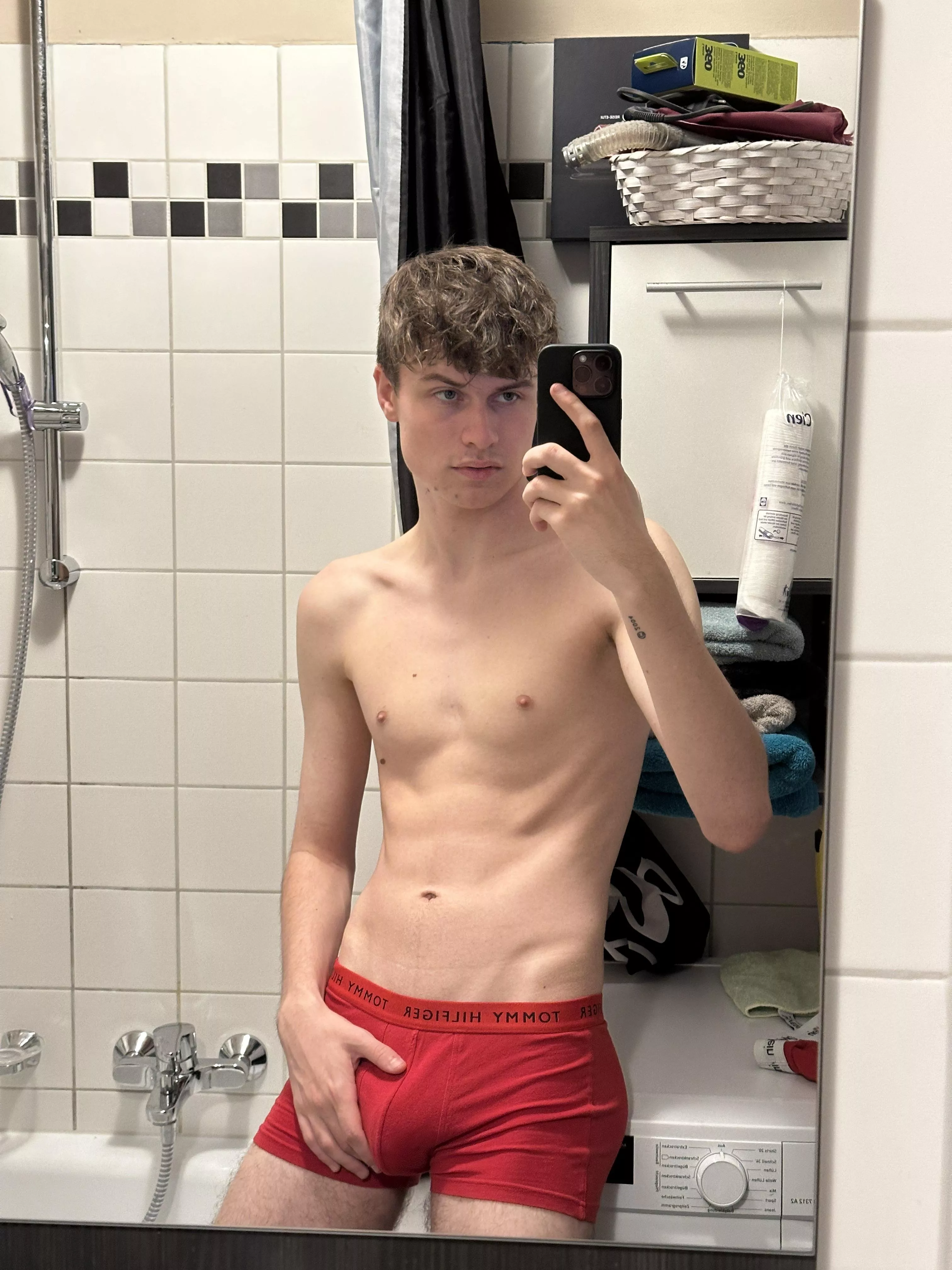 Does red boxer fits on me?