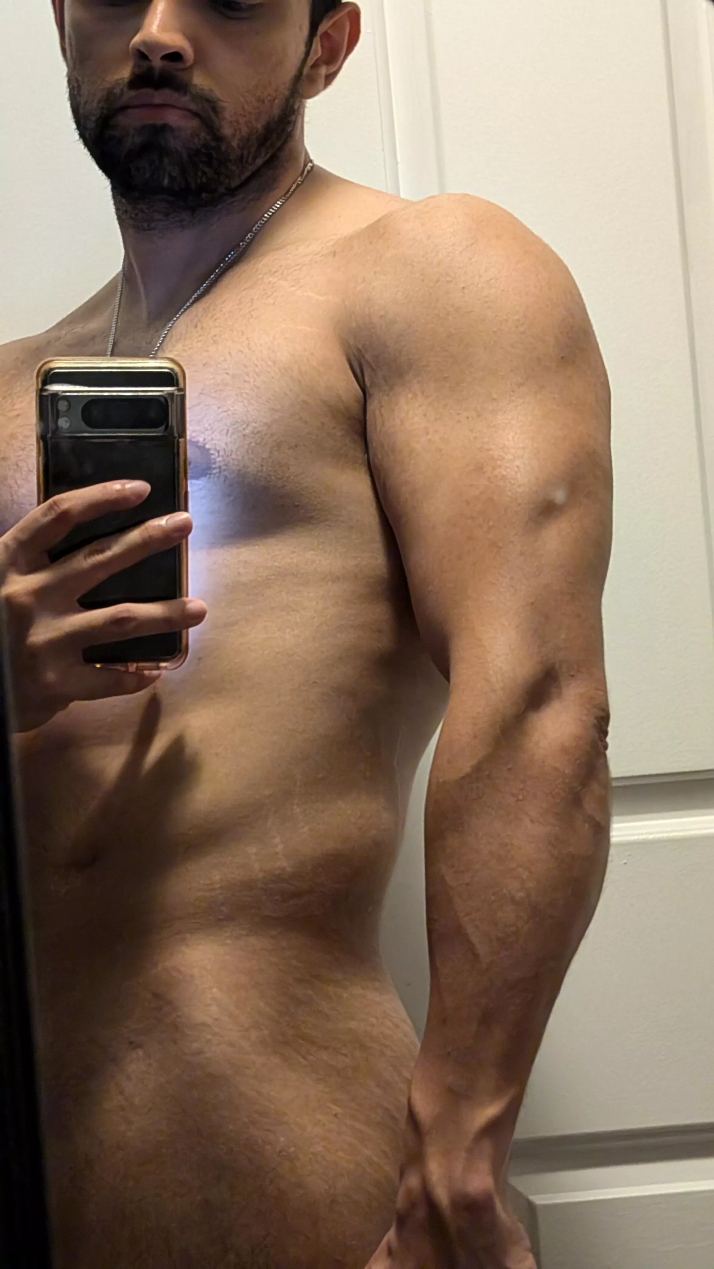 Forearms and some Stretch marks 😈