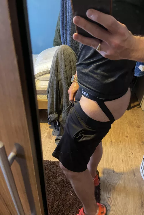 Gonna wear these on runs more often 🍑😮‍💨