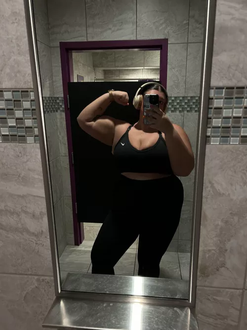 Gym selfie! Show me your pump. 