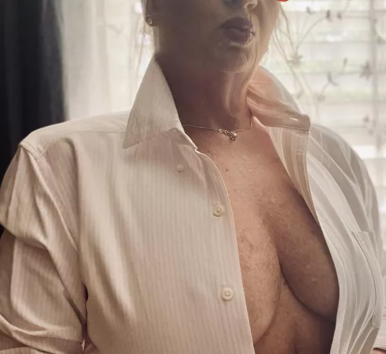 I deserve a raise at work (f)53