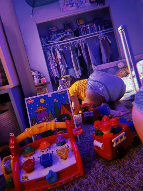 I got all my toys out, anyone want to play with me??