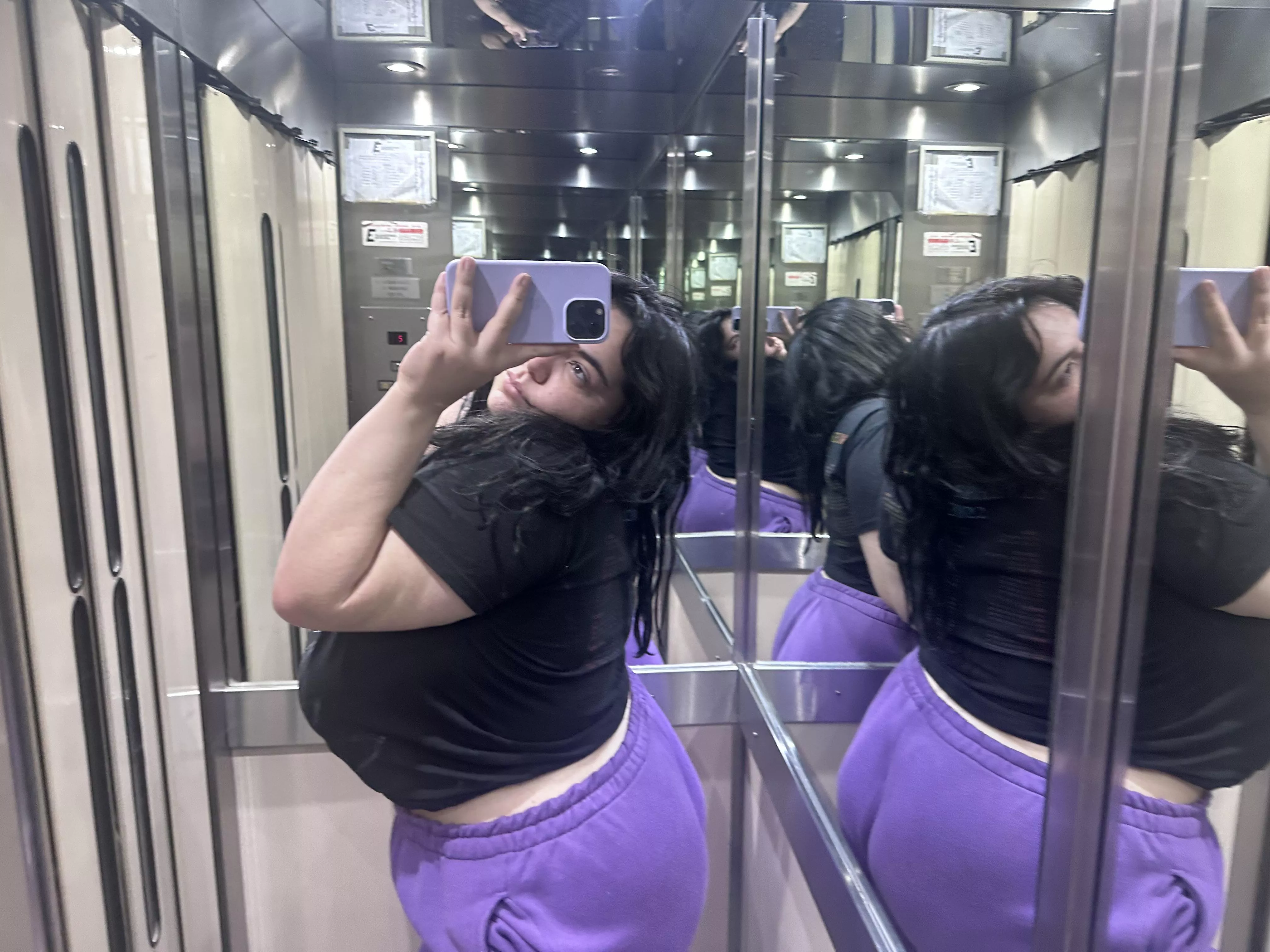 I look so good on elevator selfie 