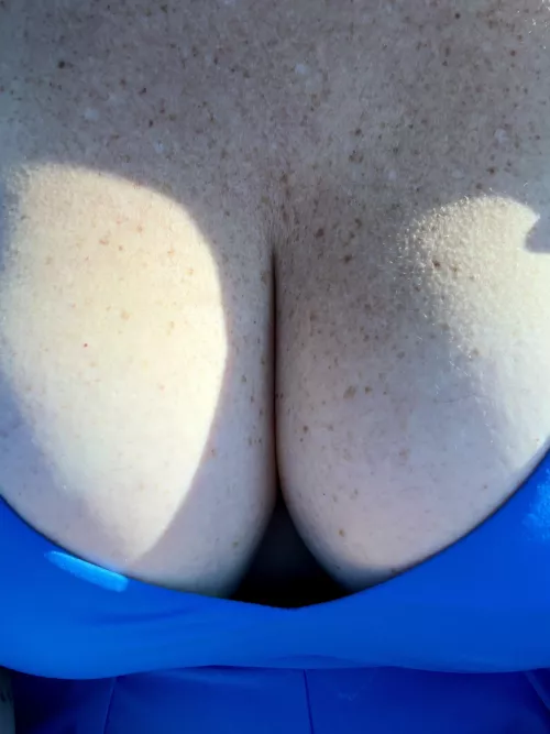 I’m craving a titty fuck right now….