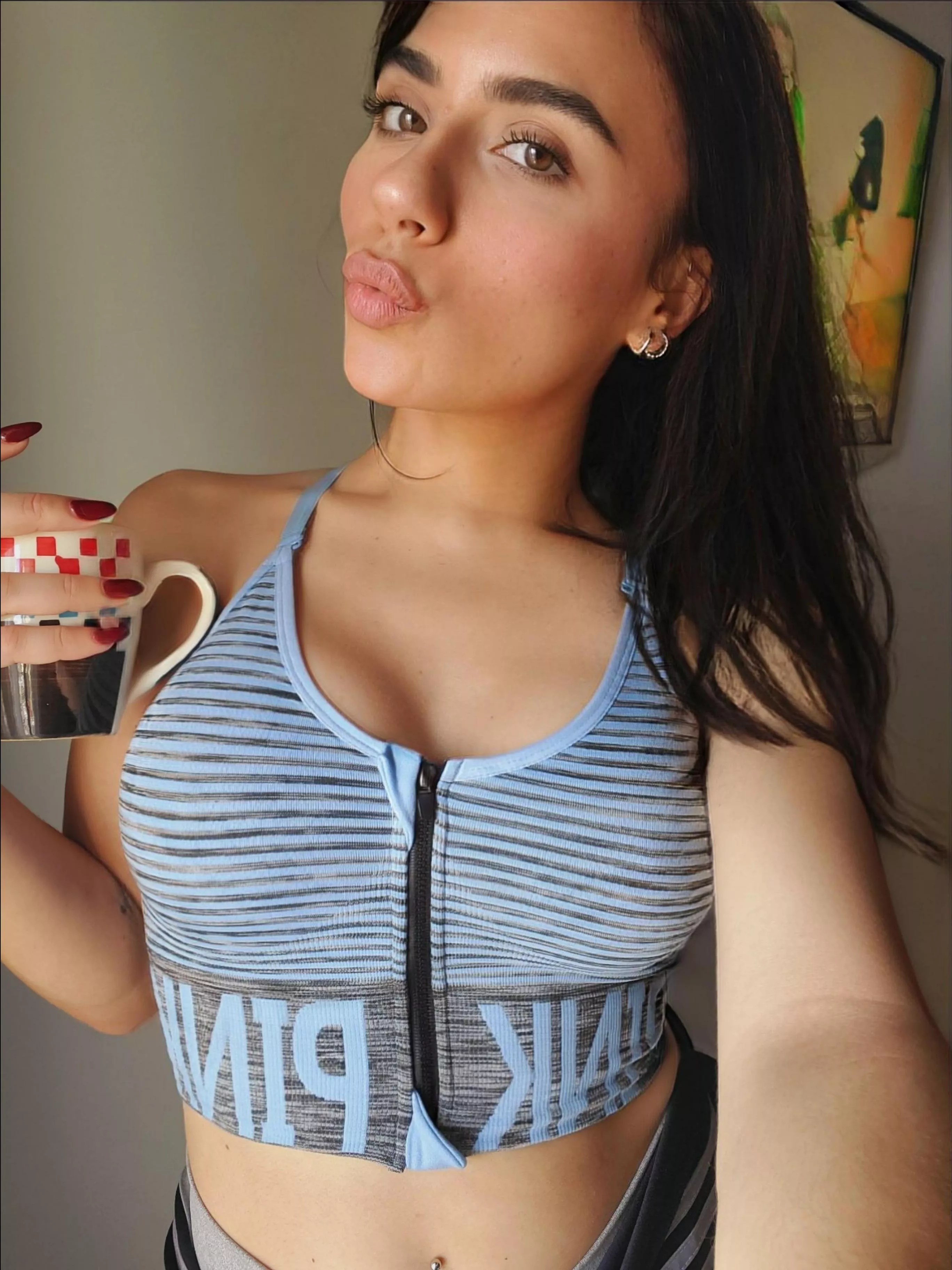 Nothing better than a coffee before exploring my body 