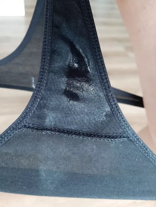 Say hi , i wanna send my wet panties to random man today