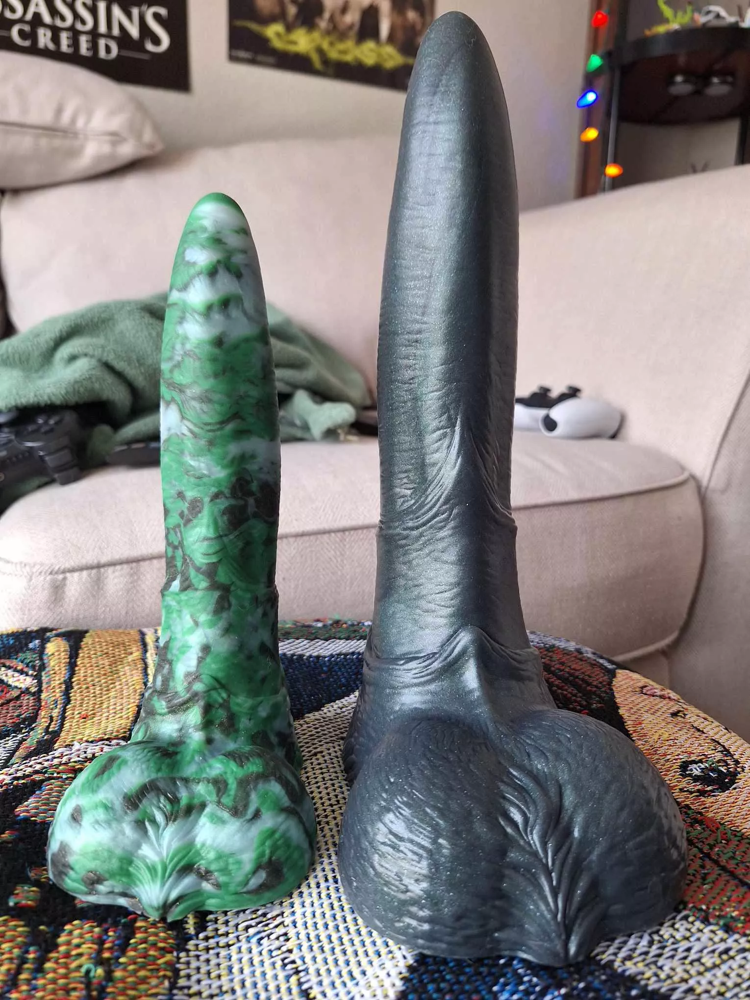 Small and medium Sveinn comparison 