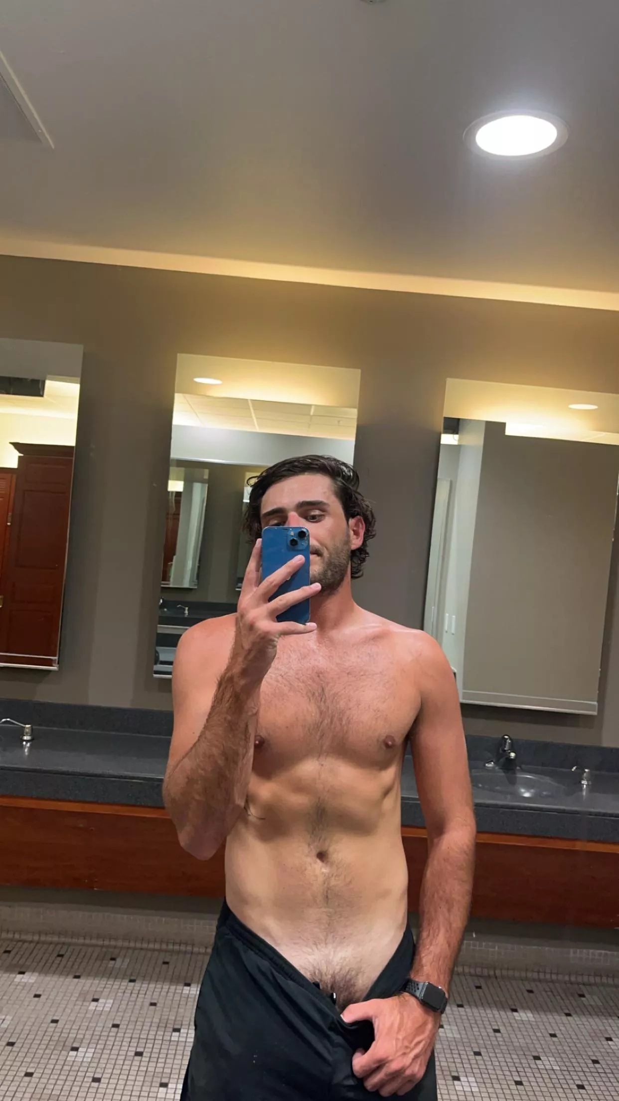Who would suck off this 6’3” gym bro in the locker room? 
