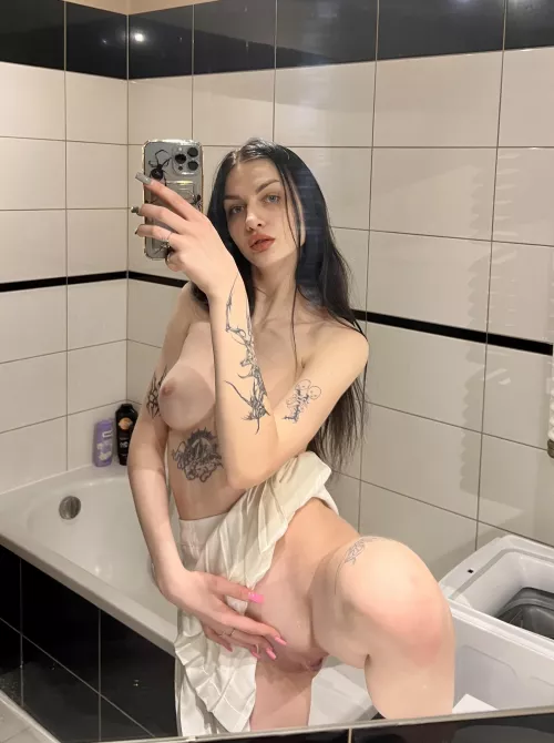 A dirty girl can't have a clean mirror