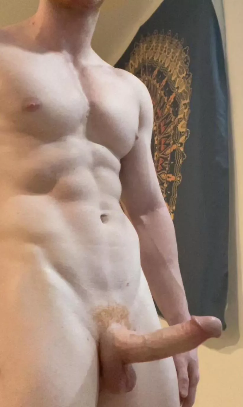 Any bros I can make gag on my big ginger dick? 