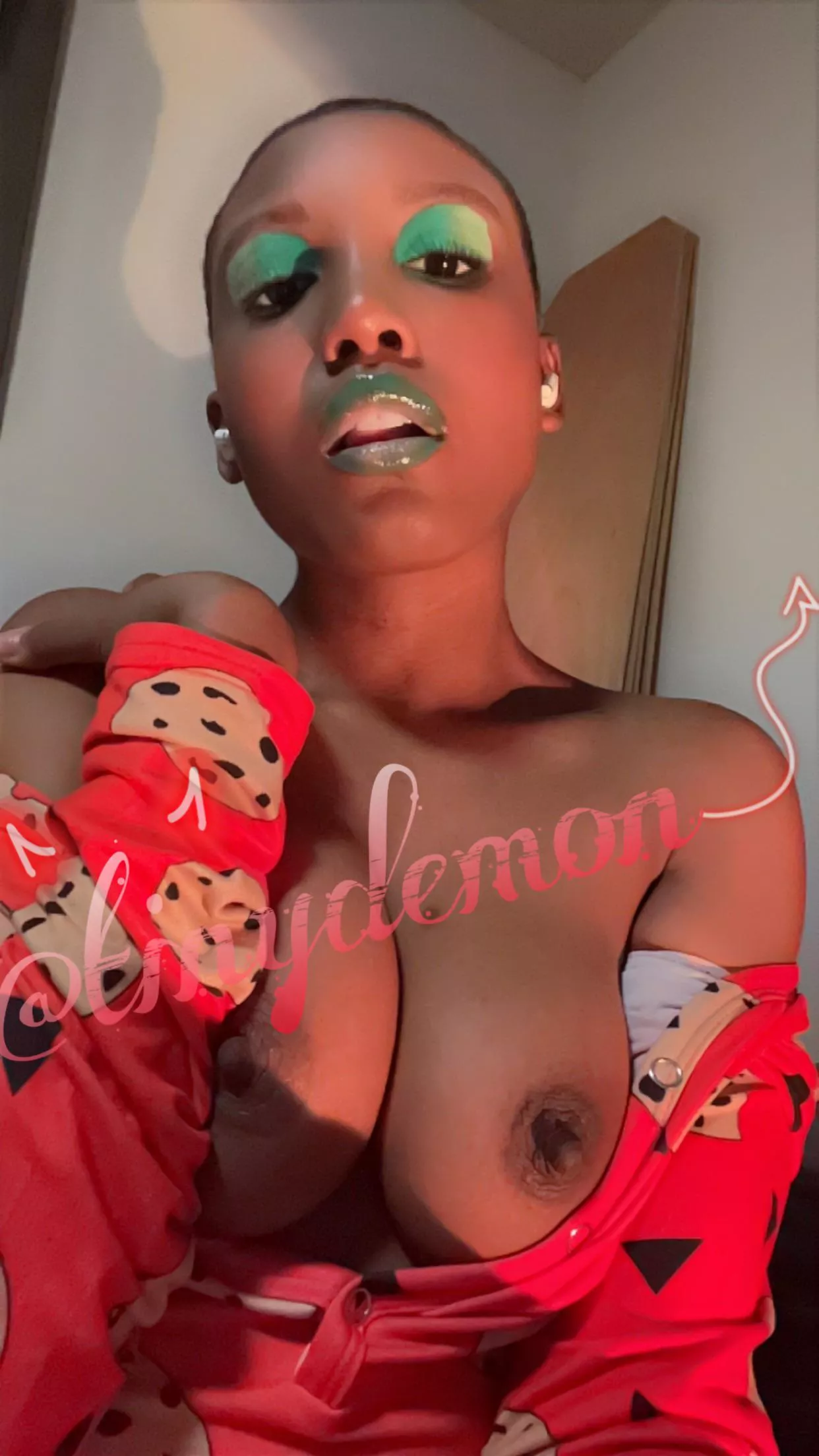 Available for [cam] [sext] [GFE] [rate] and more ! Dm me for my menu 