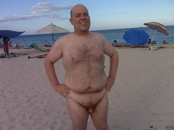 Hello from a Miami Gay Nudist