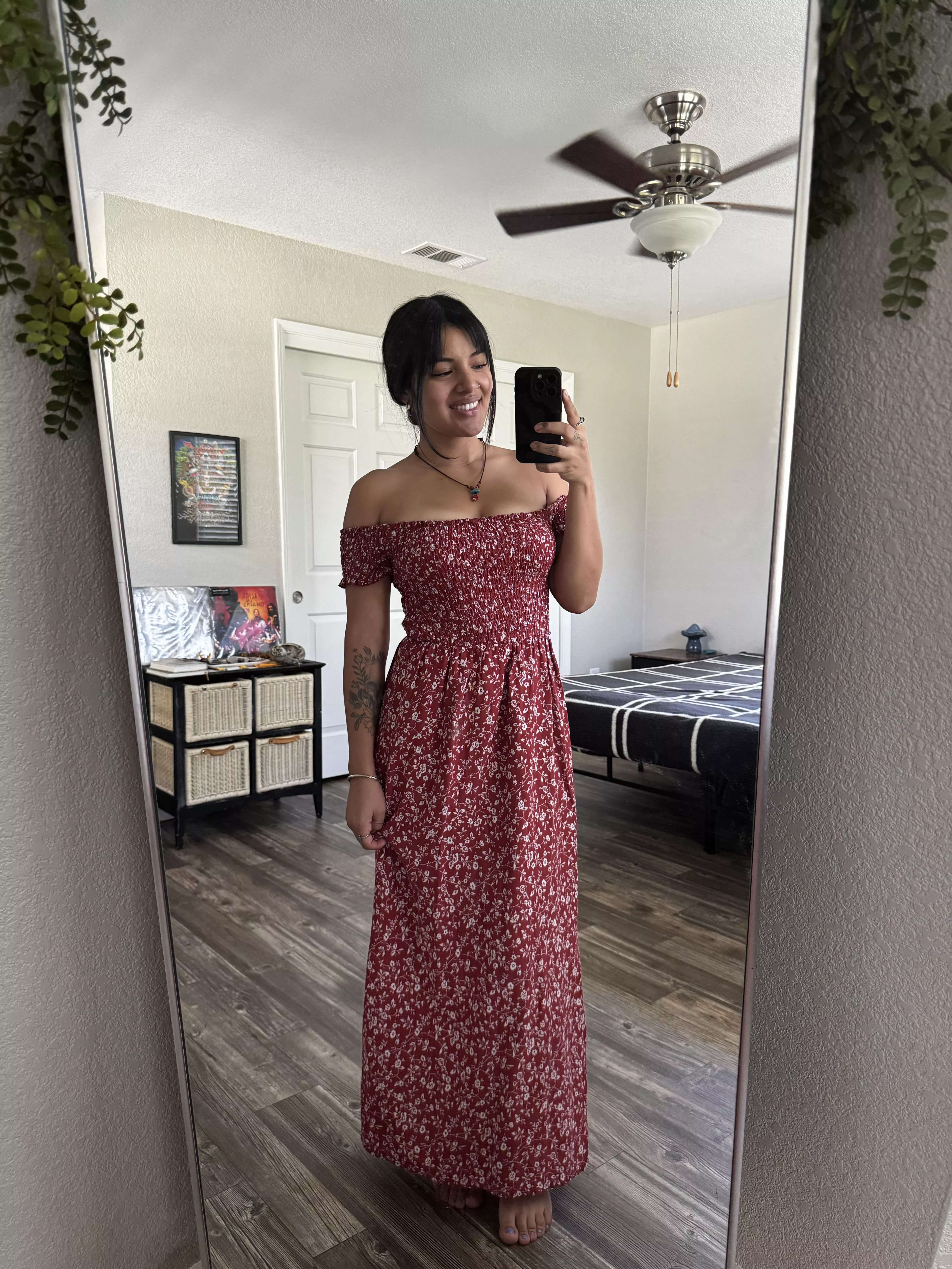 I like the way this dress looks on me, do you?♥️