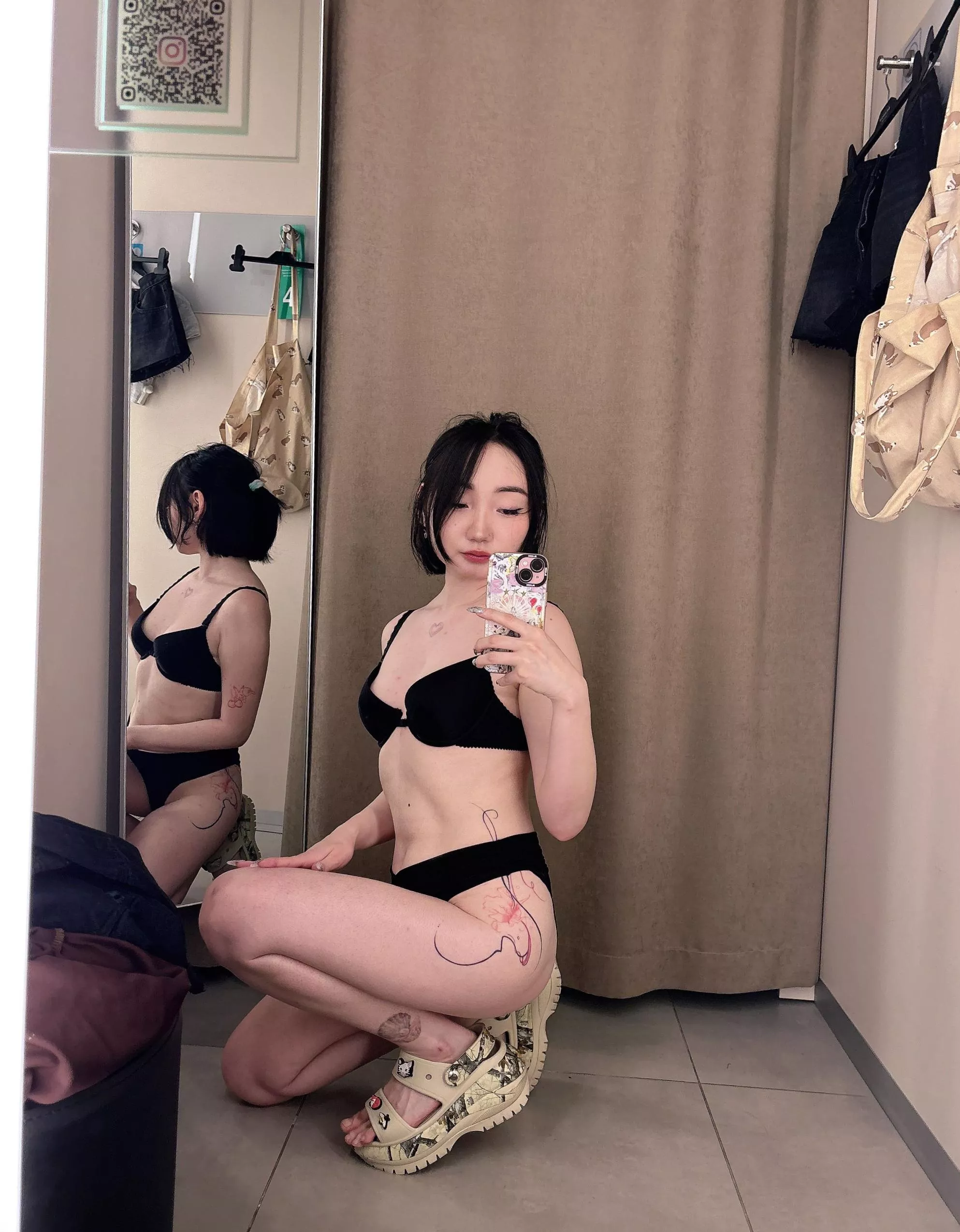 I usually struggle with taking selfies, feeling good about this one