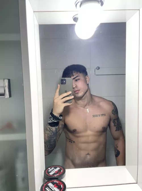 imagine your hands all over these rock-hard abs