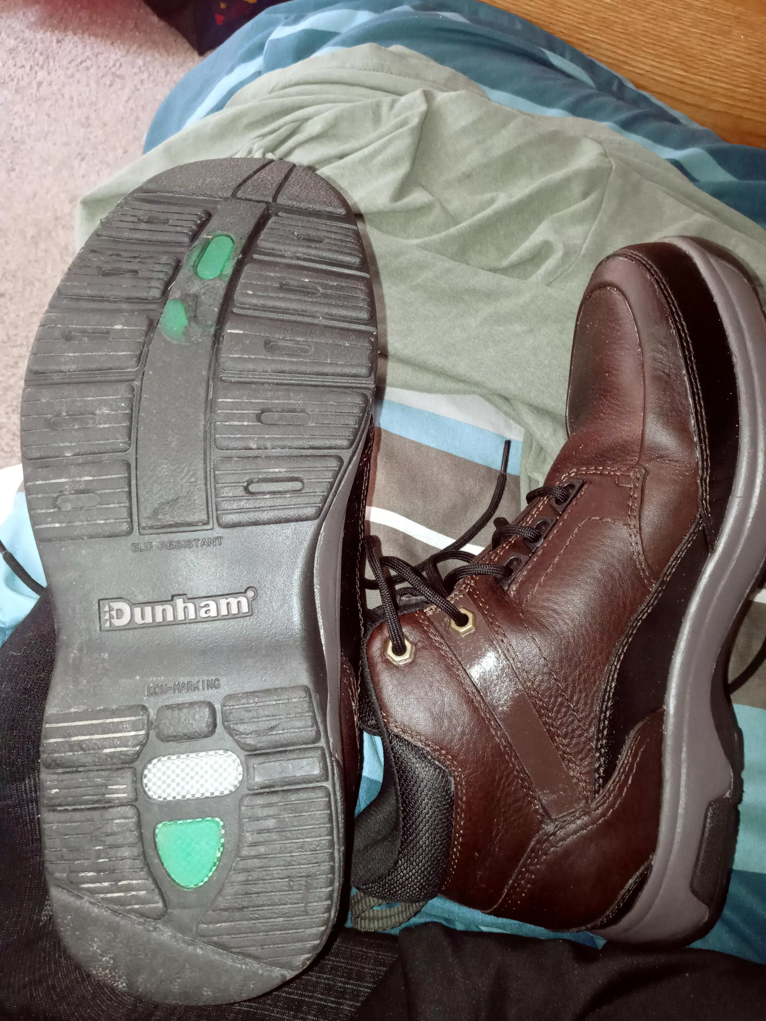 Is it normal for rubber on the sole to start rubbing of after walking in them once.