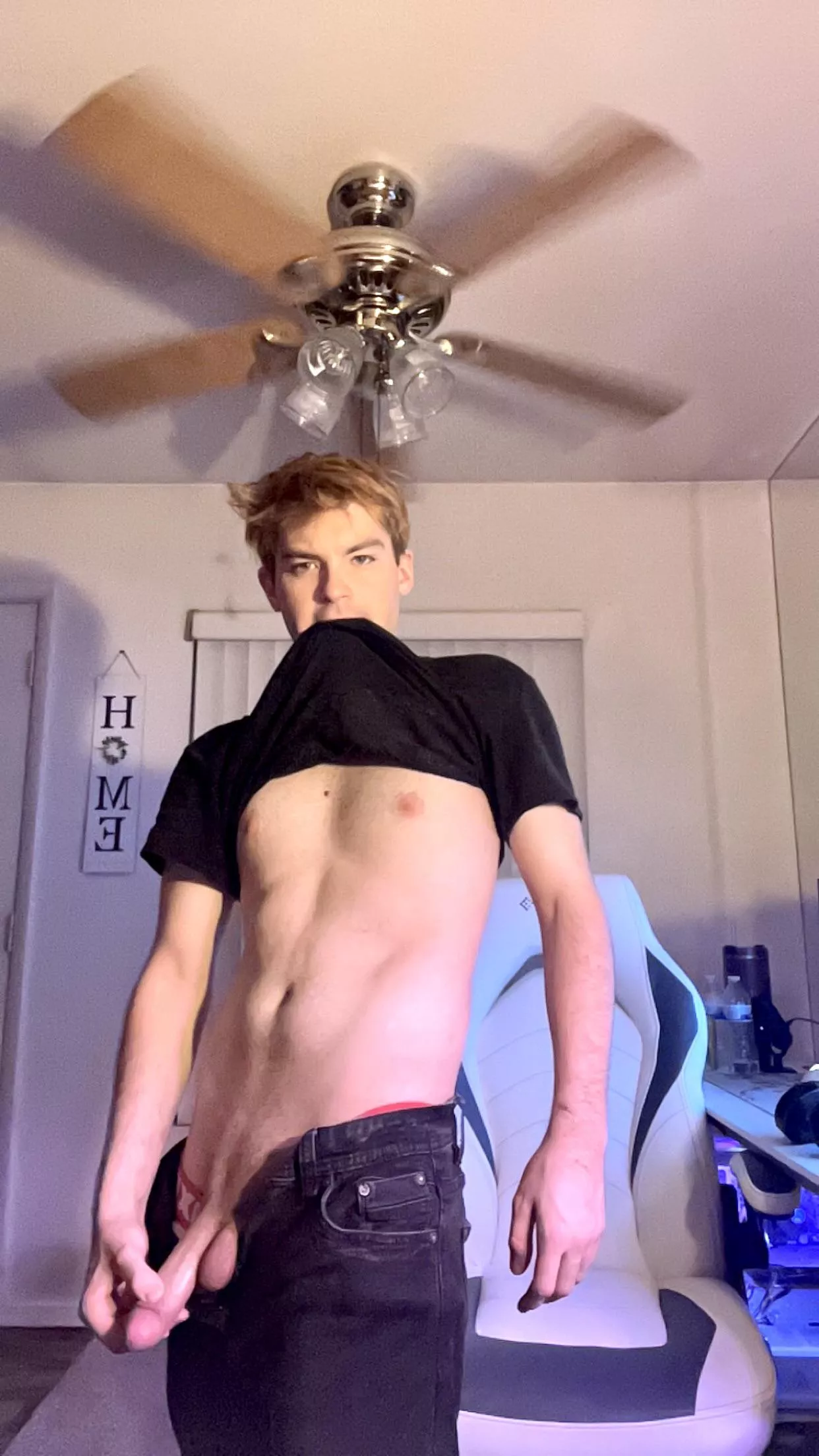 Just got off work and I’m horny as fuck 💦 (m19)