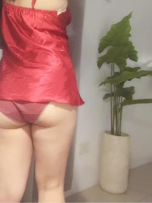 Lady in Red (f)