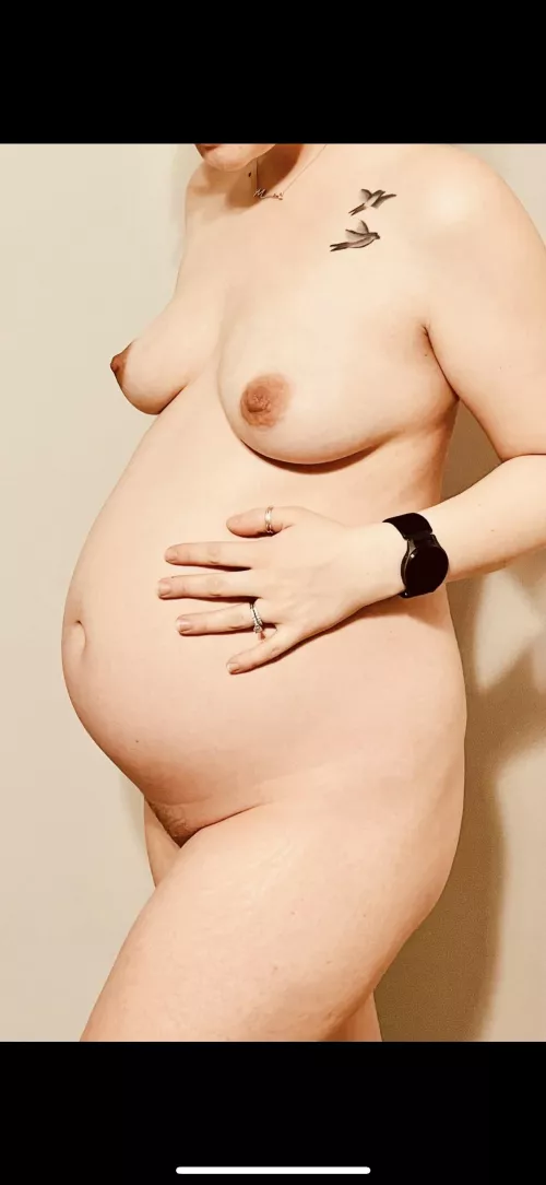 Love being preggo. Love my new mommy milkers