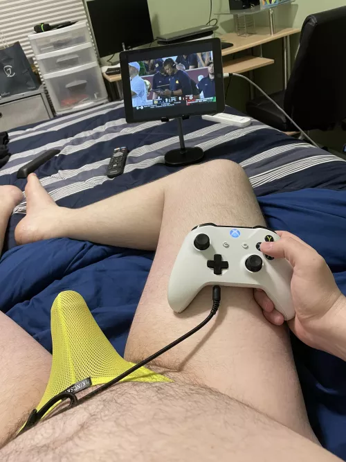 Not the most high tech setup, but I can watch and play at the same time… Let‘s Go Irish!!! DMs open during the game 