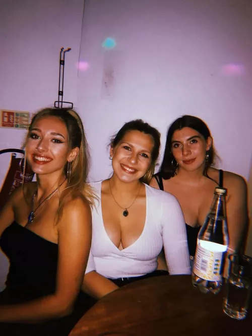 Smile if you got big naturals