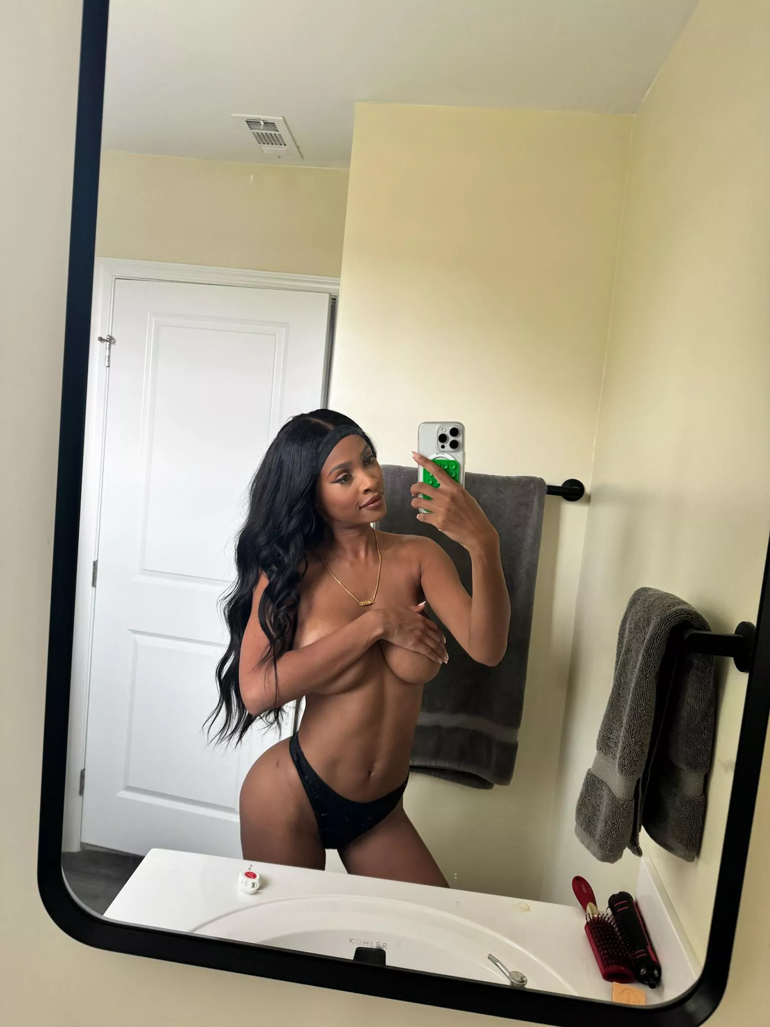 Soft lighting, soft smiles... hard yet? 