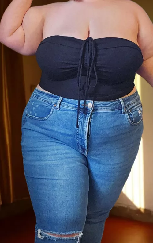 Take me to dinner so these jeans can't fit anymore? π€