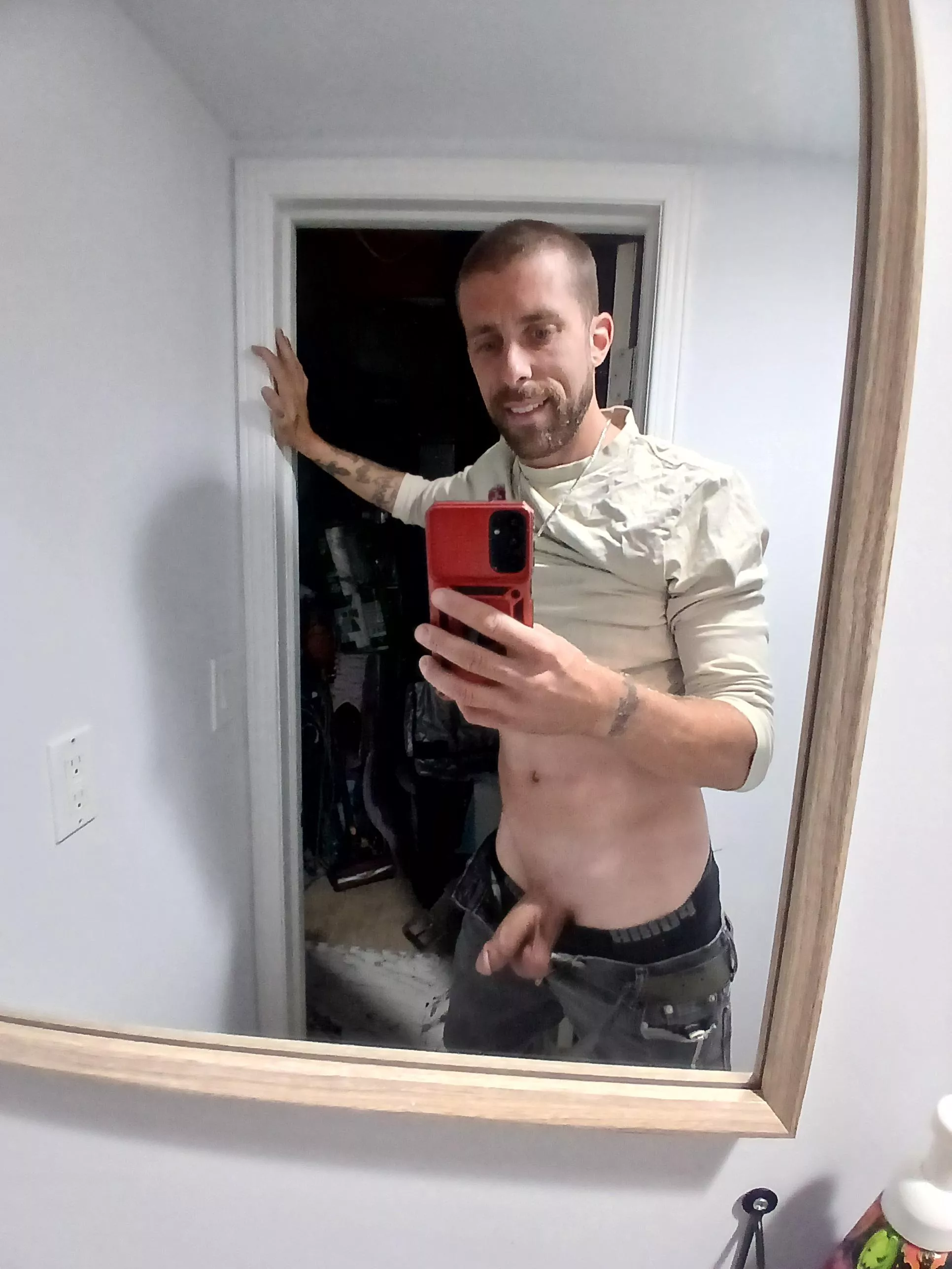 [36] Bored neglected husband. Dad of 3, successful career. Fun, happy, respectful. Loves to sext, exchange pictures, chat about our fantasies. I enjoy giving and getting compliments. Dms open, please be real ;)