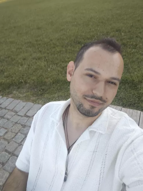 Anyone who loves Warhammer?