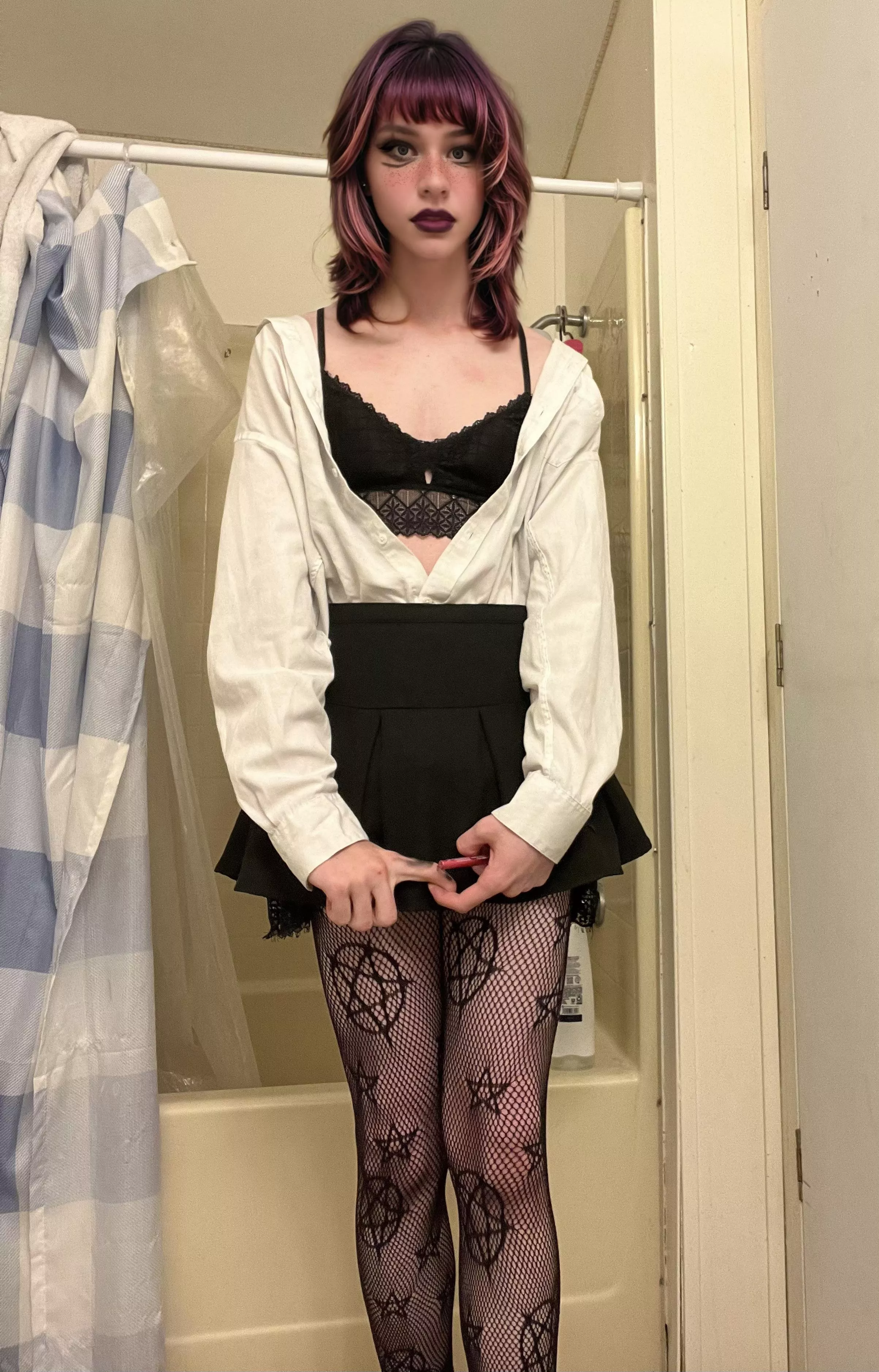 Got into my moms makeup >.<