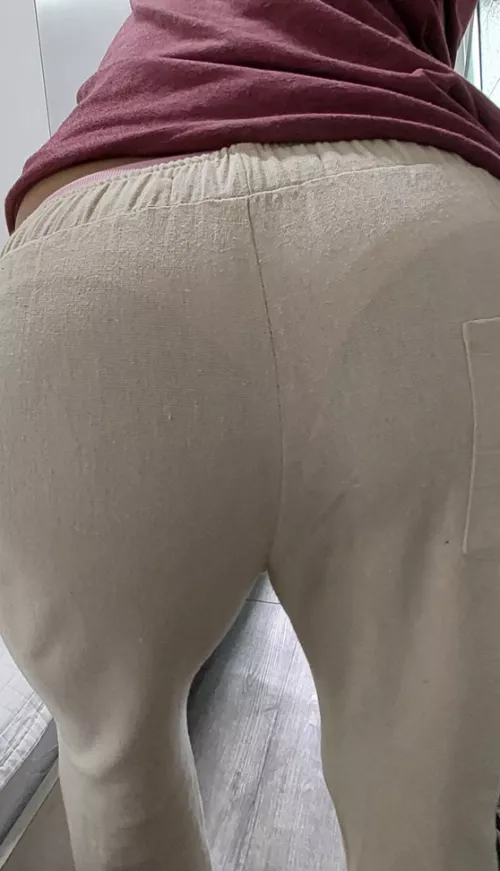 My date told me he could see my pantyline when i bent forward >< that made me super blushy...why didnt he think it was just boi undies? 