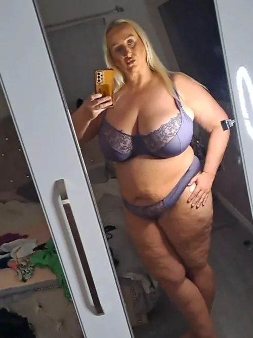 47F and 🇬🇧. Does that turn you on?