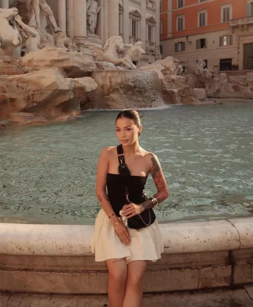 Feeling like a goddess by the fountain of dreams. 💫