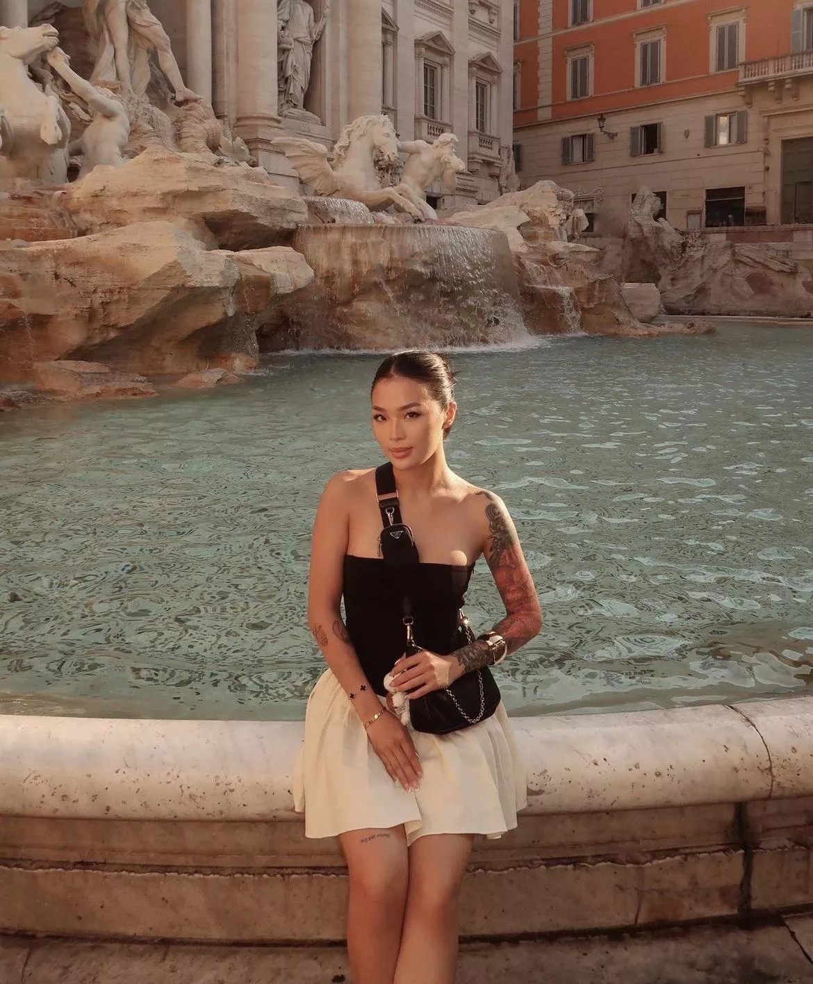 Feeling like a goddess by the fountain of dreams. 💫