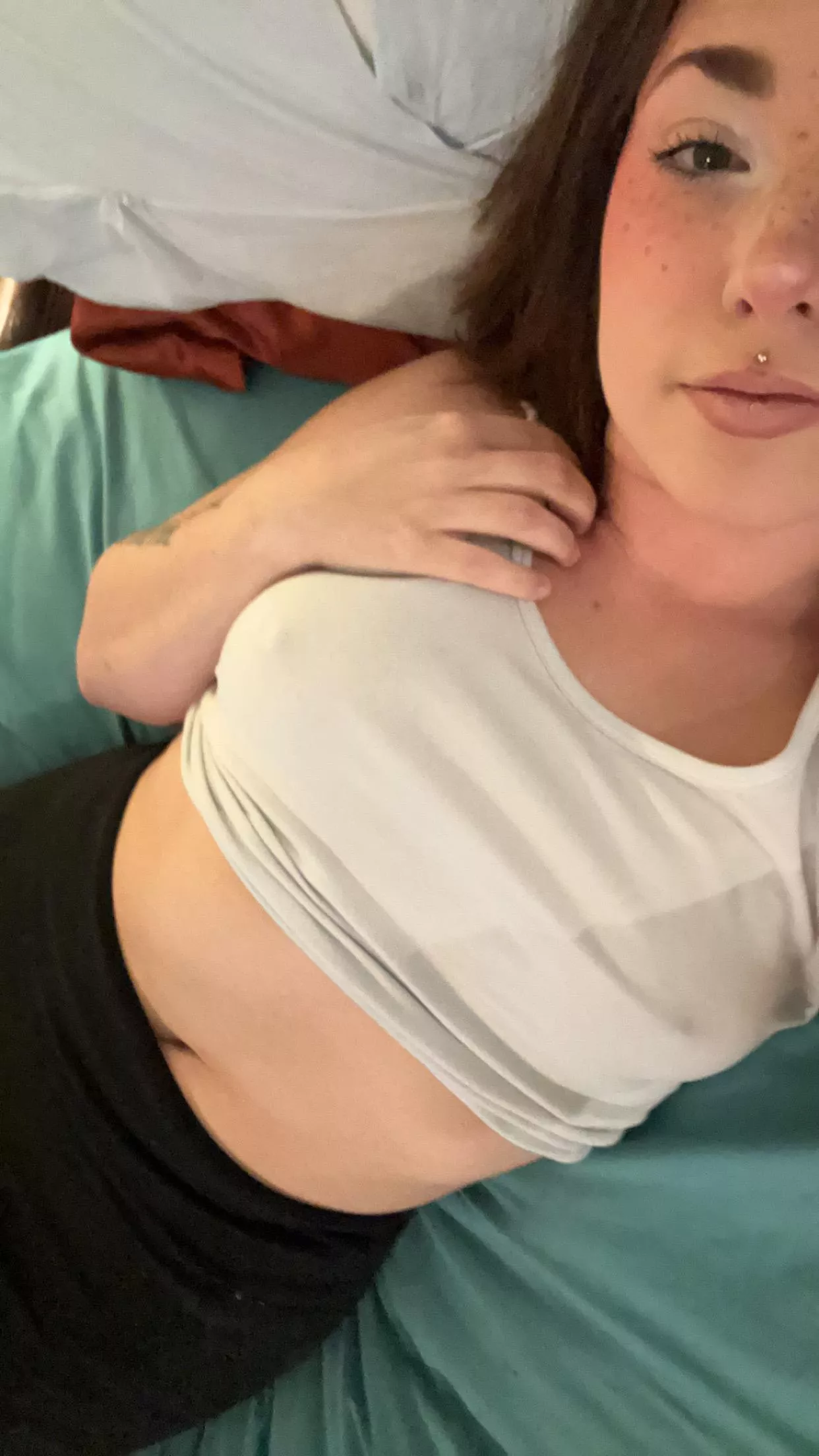 I'm really bored today, I wish we could have fun later.