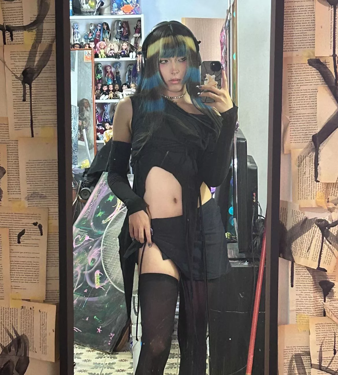 The masculine urge to look like a succubus and seduce whoever I want >:33