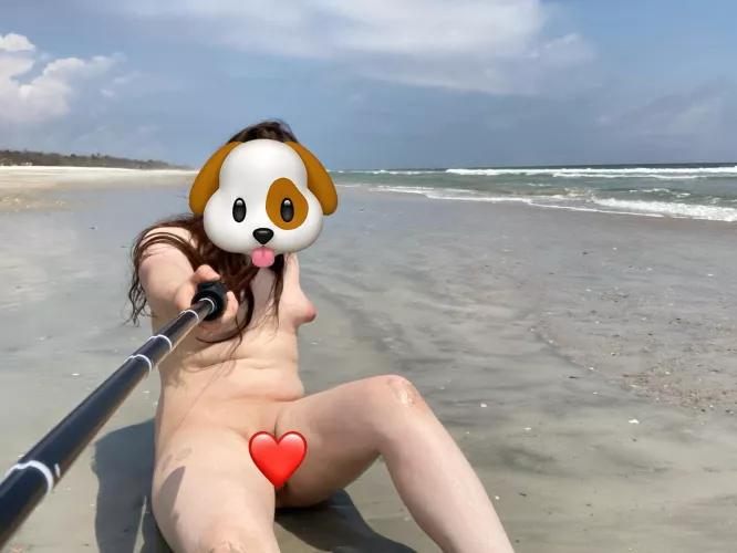 First time naked at the beach :3 it was so fun (trans beach goer plz be nice)